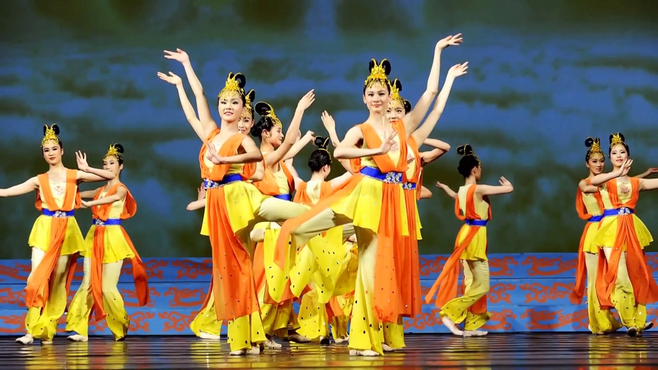 Кастинг китай. Китайский народный танец. Традиционные танцы Китая. Китайский балет. Китайский традиционный танец.