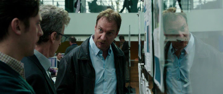 Пятой власти. Фильм пятая власть Дэвид Тьюлис. The Fifth Estate David Thewlis. The Fifth Estate David.